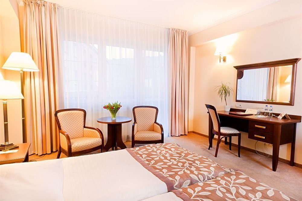 Hotel Lubicz Ustka Esterno foto